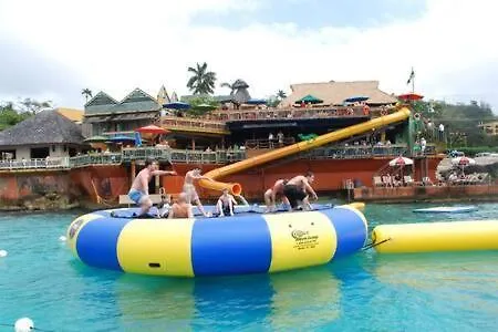 Hospitality Expert Mmc - Fun Pool Bar & Beach Montego Bay 0*,  Jamaica