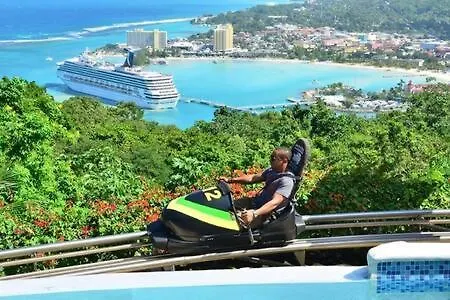 Hospitality Expert Mmc - Fun Pool Bar & Beach Montego Bay