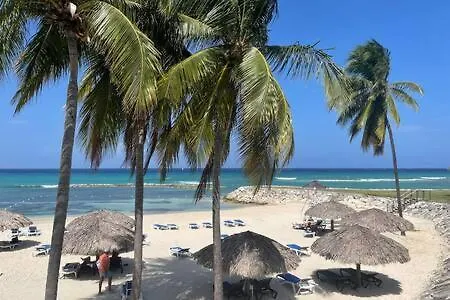 Villa Hospitality Expert Mmc - Fun Pool Bar & Beach Montego Bay Jamaica
