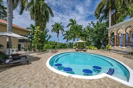 Hospitality Expert Mmc - Fun Pool Bar & Beach Montego Bay 0*,  Jamaica